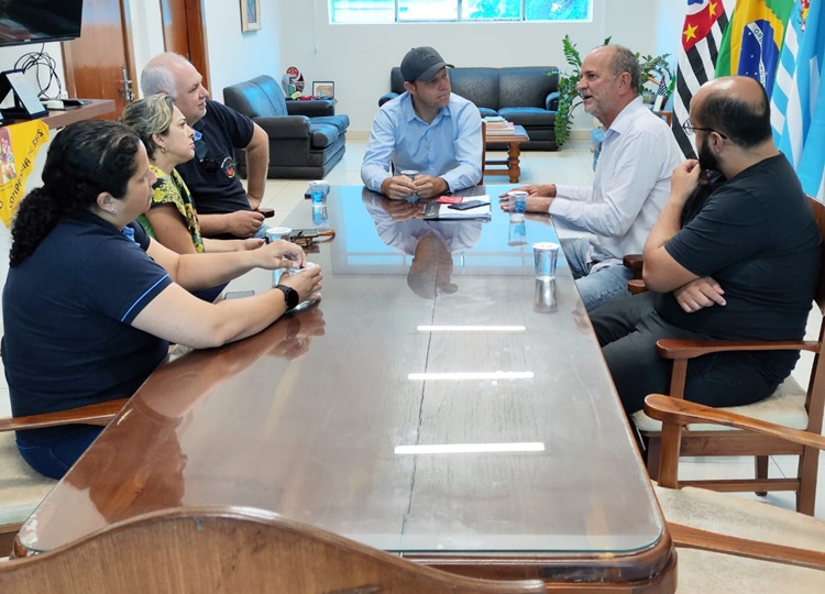 Prefeito de Assis e presidente da Câmara de Lutécia unem esforços para melhorar deslocamento dos trabalhadores