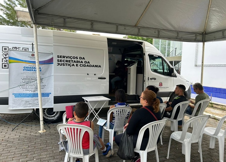 Projeto Cidadania Itinerante traz diversos serviços gratuitos para Assis