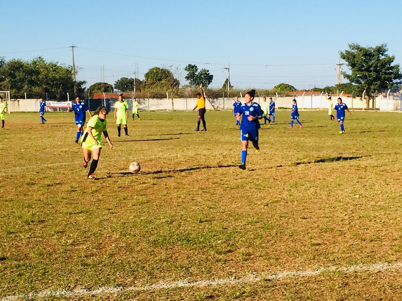 Apesar do grande empenho das jogadoras de futebol feminino de Assis, o time adversário garantiu a 3ª colocação