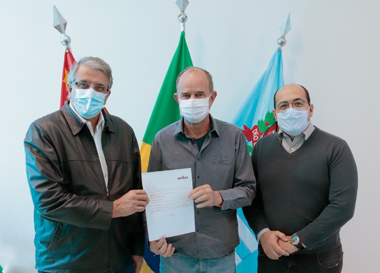 Assis recebe R$ 440 mil para aquisição de caminhão compactador e coletor de lixo