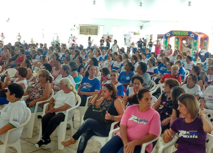 Fundo de Solidariedade realiza ação em comemoração às mulheres