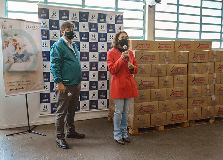 Fundo Social recebe doação de cestas básicas da Leveros