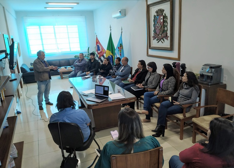 SUSTENTABILIDADE EM MOVIMENTO: Assis participa de capacitação do 'Programa Município VerdeAzul'