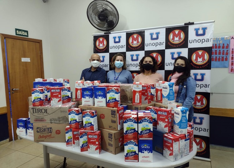 Unopar doa mais de 300 litros de leite ao Fundo Social 