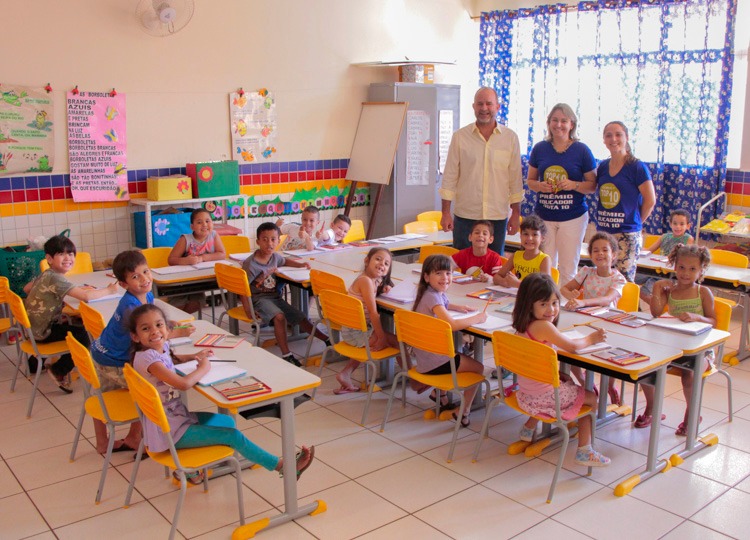Escola Coraly recebe visita do prefeito municipal e secretária da Educação