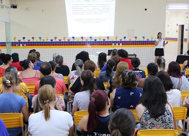 Método Pikler é abordado com professores da Rede Municipal de Ensino