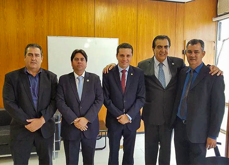 Assis apresenta pauta de reivindicações em Brasília