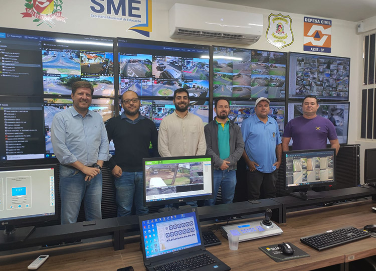 Funcionários da Prefeitura de Garça visitam Centro de Videomonitoramento de Assis para troca de experiências