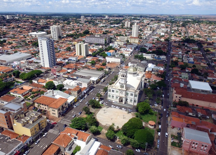 Confira o que abre e fecha no feriado de 1º de Maio em Assis