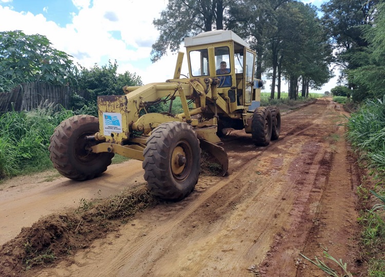 OBRAS EM MOVIMENTO: Prefeitura intensifica ações de recuperação de vias urbanas e estradas rurais