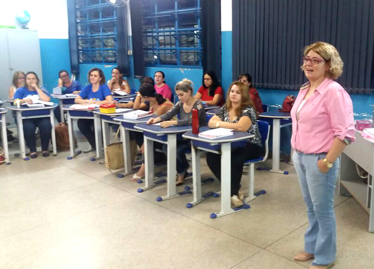 Alfabetizadores da SME passam por formação continuada do PNAIC
