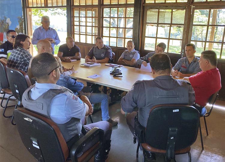 Reunião define sistema de segurança para a FICAR 2023