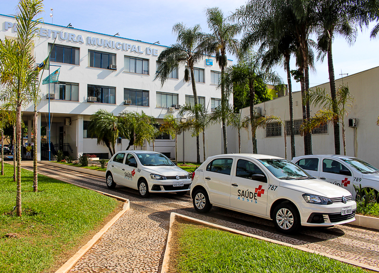 Prefeitura adquire três novos carros para Secretaria Municipal da Saúde