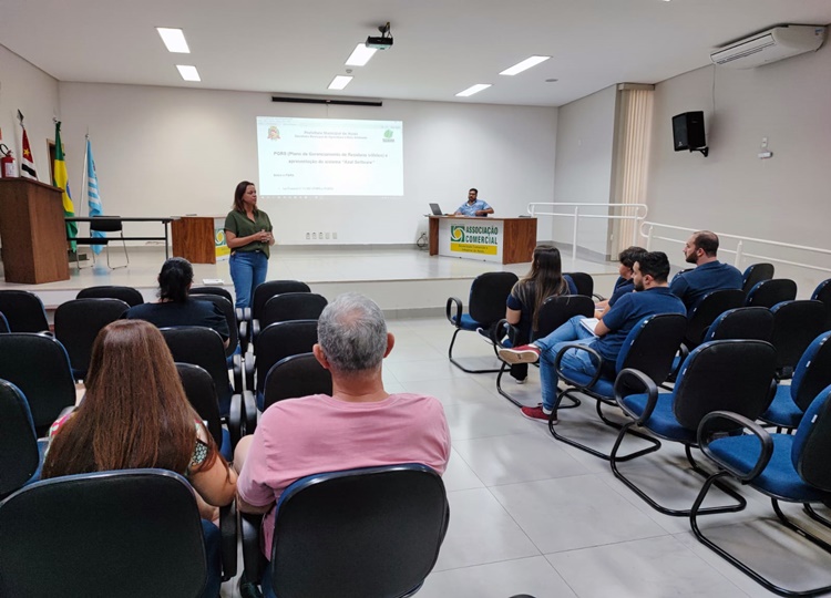 Administração Municipal realiza encontro visando o Sistema de Gestão Integrada de Resíduos Sólidos
