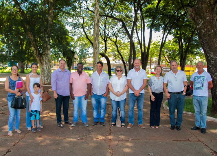 Prefeito visita Praça da Bíblia e estuda melhorias para o local