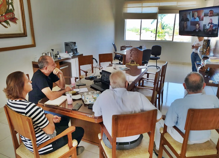 Desenvolvimento da agricultura familiar de Assis e região é tema de encontro virtual entre lideranças políticas 