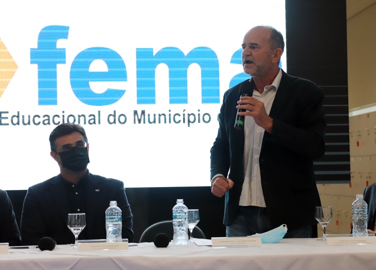 Prefeito José Fernandes apresenta pleitos ao vice-governador de SP em evento de inauguração do Bloco de Ciências da Saúde na FEMA