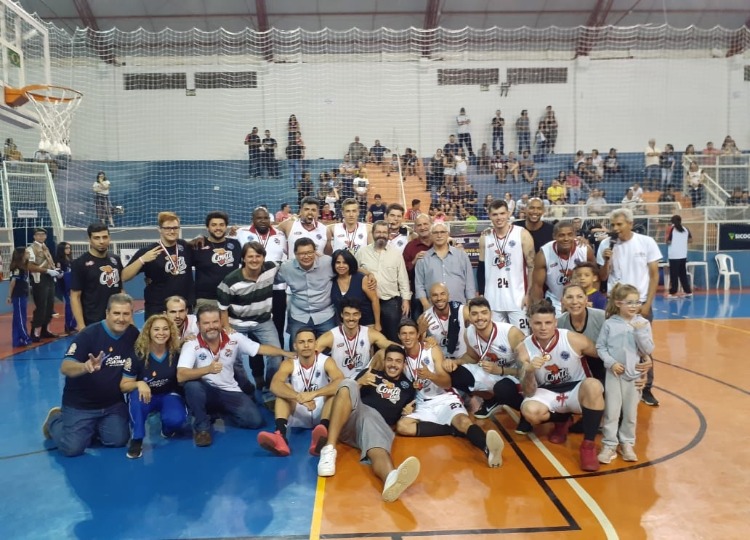 Basquete dá show e é ouro nos Regionais