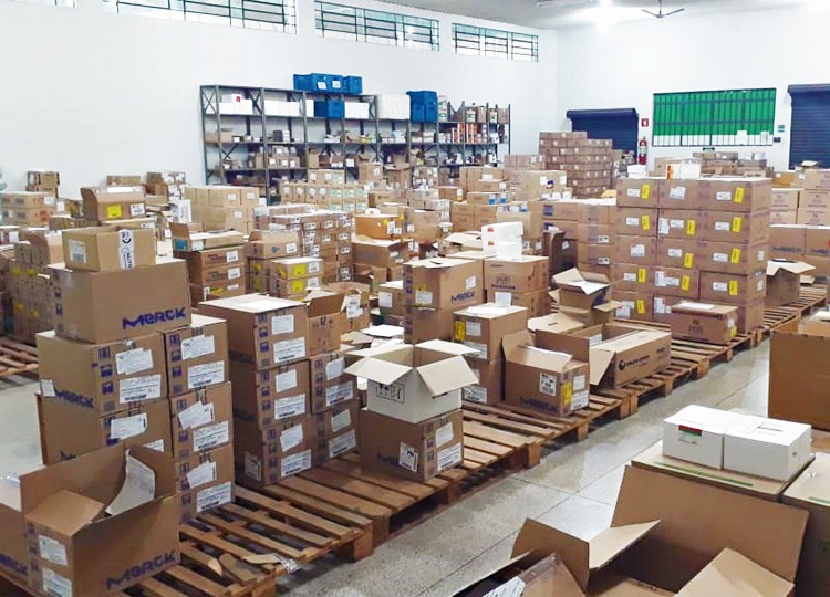 Prefeitura comprou quase meio milhão a mais de medicamentos do que em 2018 e mais de R$ 1.3 mi do que em 2016