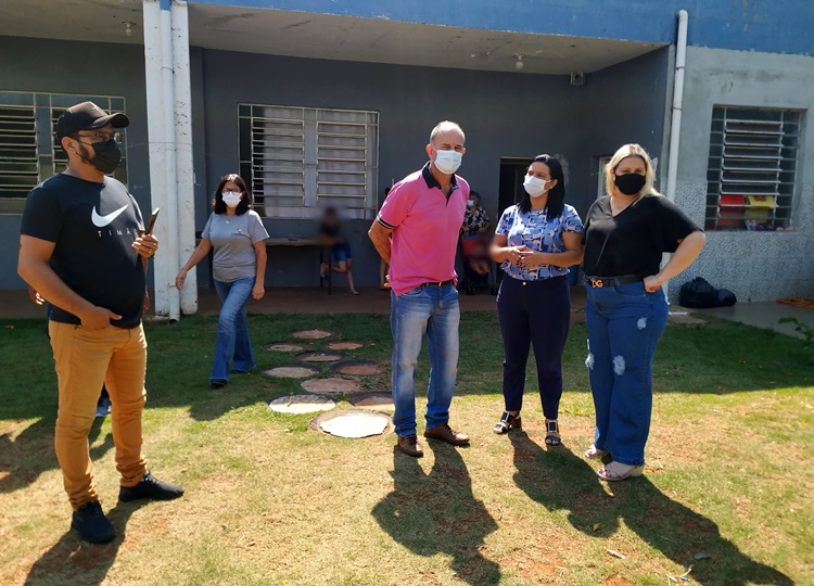 ASSISTÊNCIA SOCIAL EM MOVIMENTO: Prefeito José Fernandes visita crianças e adolescentes na Casa Abrigo