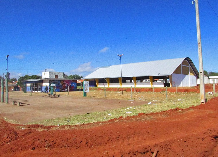 Prefeitura revitaliza quadra de esportes da Vila Progresso