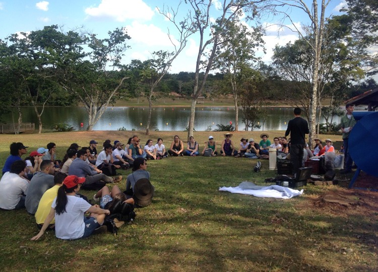 Alunos da UNESP fazem aula prática no Ecolago