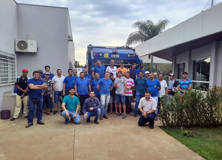 COLETA DOMICILIAR EM MOVIMENTO: Prefeitura promove capacitação aos colaboradores da coleta de lixo domiciliar
