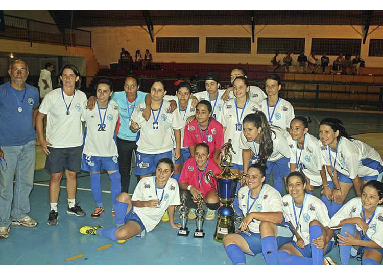 Futsal feminino participa de torneio em Chavantes