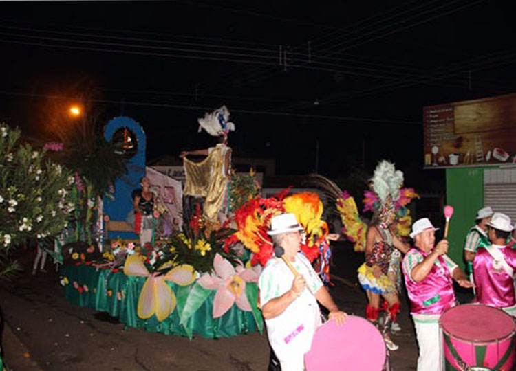 Carnaval de rua terá dois desfiles neste ano