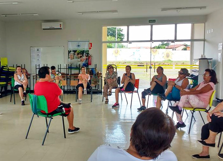 CCI e CDI oferecem várias atividades a idosos
