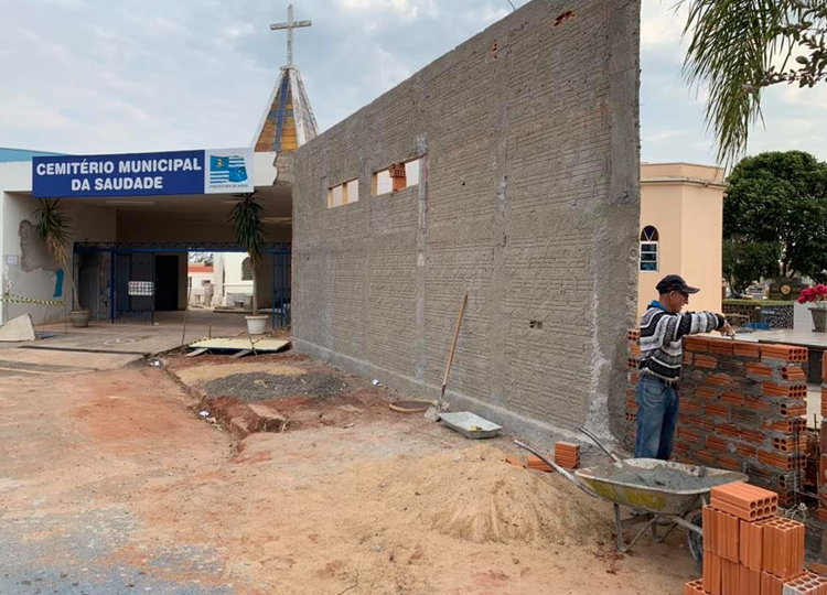 Cemitério de Assis recebe melhorias e já se prepara para o Dia de Finados