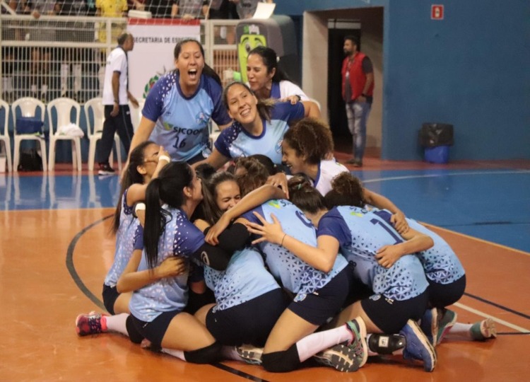 Em jogo emocionante, Vôlei feminino de Assis garante disputar a final