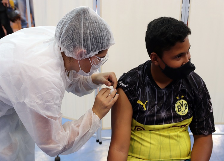 Assis começa vacinar adolescentes a partir dos 15 anos de idade, sem comorbidades, nesta terça-feira, 31