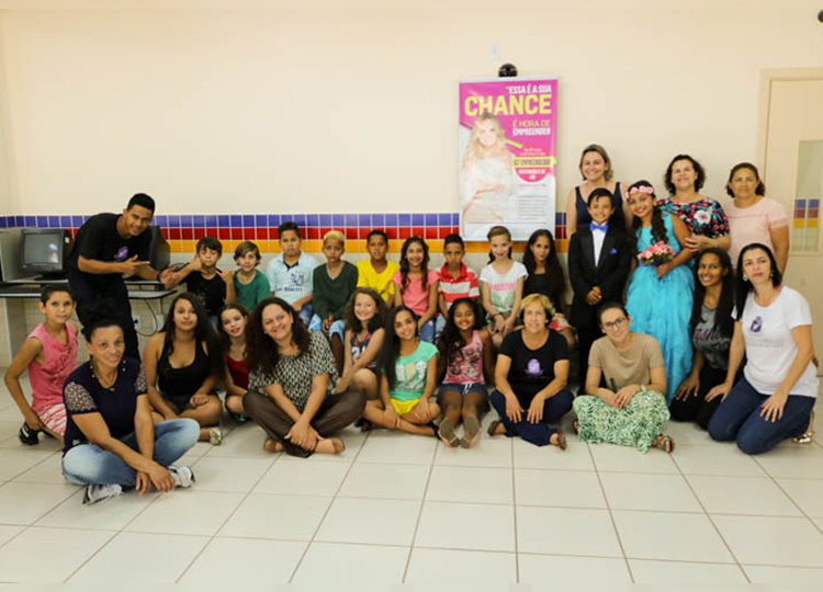 Alunos da EMEIF Coraly Júlia preparam apresentação para o dia 23 de outubro