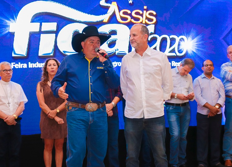 Prefeito José Fernandes participa do lançamento da FICAR 2020 e informa grade de shows