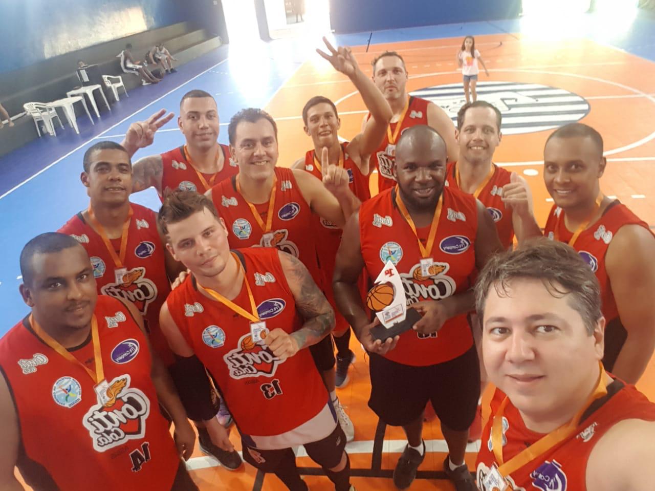 Equipe Máster de 30 a 45 anos é campeã do Assis Basket Master