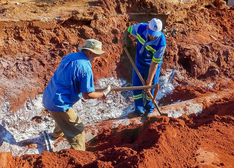 SABESP trabalha na Otto Ribeiro para reparar rompimento em adutora
