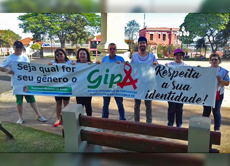 GIPA de Assis realiza teste rápido e participa da Parada Gay