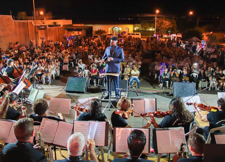 Apresentações da Cantata reúnem grande público com show de talentos