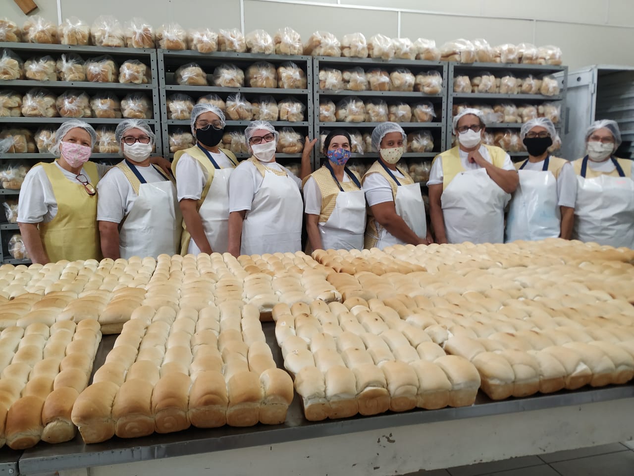 Prefeitura inicia entrega de pães a alunos da Rede Municipal de Ensino
