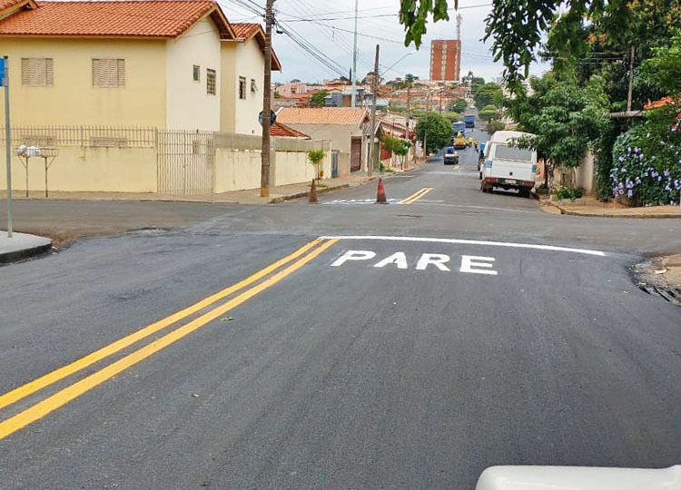 Rua Dom Pedro I recebe recape em toda sua extensão e alguns trechos são mão dupla a partir desta sexta-feira, 18