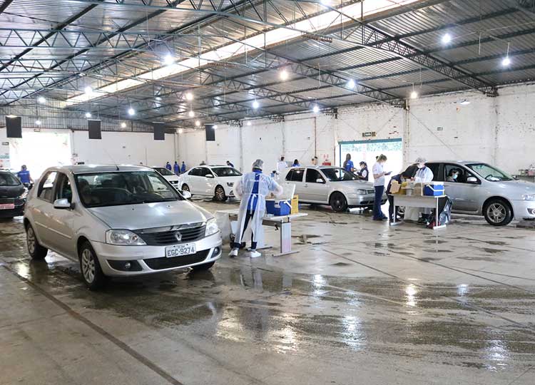 SAÚDE EM MOVIMENTO: (ATUALIZADA) Saúde fará drive-thru para vacinar toda população contra gripe e COVID-19 nesta segunda-feira, 6