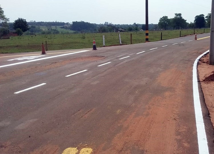 Trecho da ‘Estrada do Cervinho’ recebe pintura de sinalização