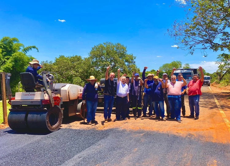 Prefeito José Fernandes realiza sonho antigo com a conclusão do asfaltamento da estrada Assis-Esmeralda Park