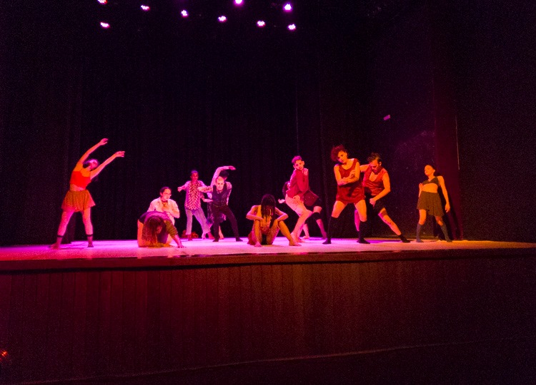 Espetáculos de Expressão Corporal reúne numeroso público no Teatro Municipal