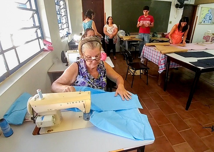 Escola de Moda abre inscrição para cursos de corte tradicional, de malharia e de lingerie