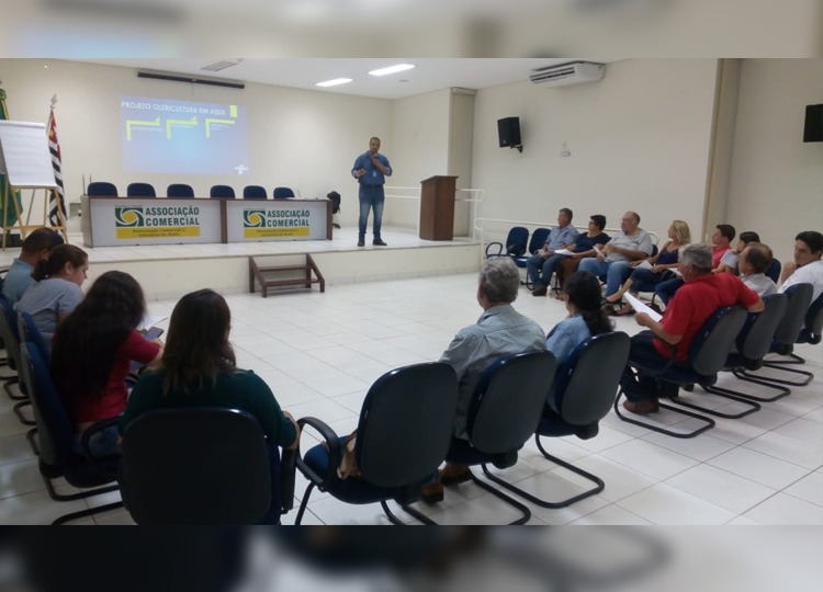Agricultores familiares participam de capacitação em gestão
