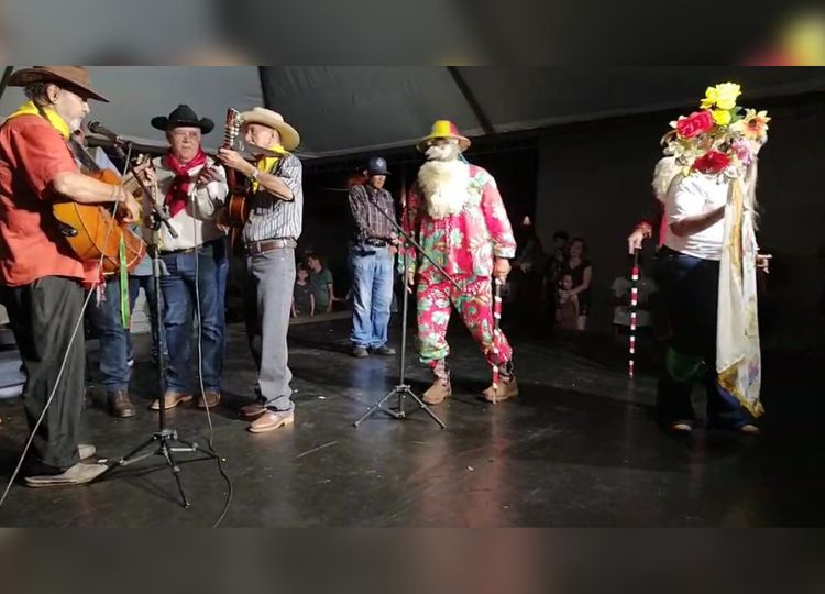CULTURA EM MOVIMENTO: Festa do Folclore é realizada com sucesso na Casa de Taipa