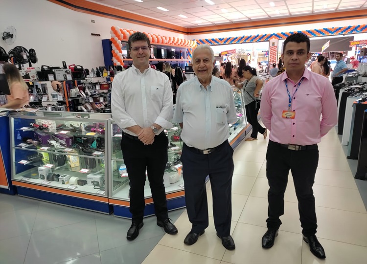 CIDADE EM MOVIMENTO: Mais uma grande rede de lojas inaugura em Assis