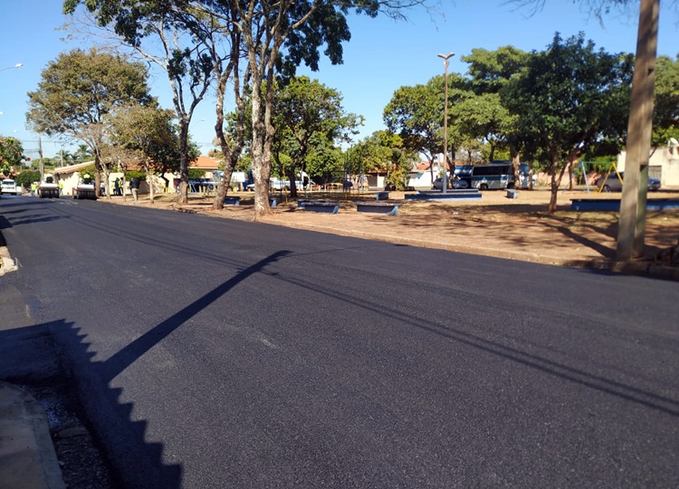 Maior programa de recapeamento da história de Assis, Asfalto para Todos é retomado pelo bairro CECAP